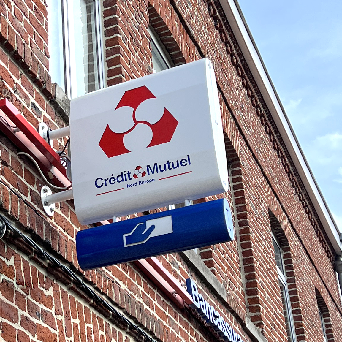 Enseigne drapeau lumineux